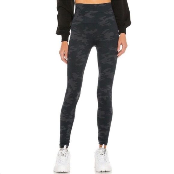 Spanx Look at Me Now Leggings Seamless Black Camo Camouflage Green High Rise NEW - Picture 1 of 7